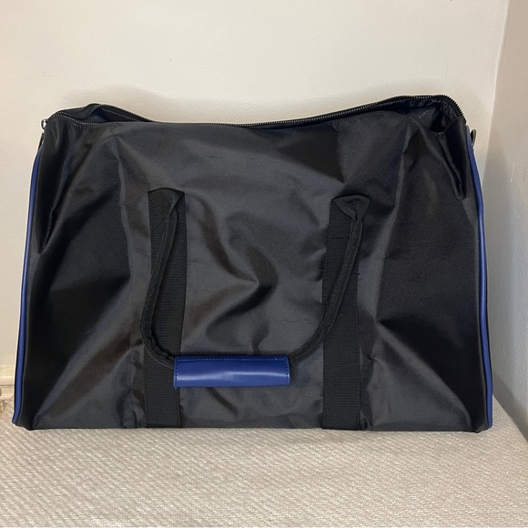 Versace Parfums Weekend Duffel Travel Gym Bag - NWOT - Picture 12 of 16